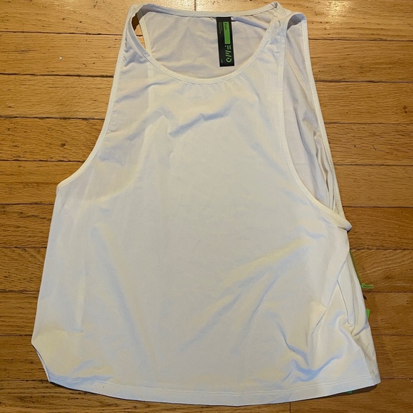 Brand new women’s FWD Push SUPER SOFT tank top - Picture 2 of 8